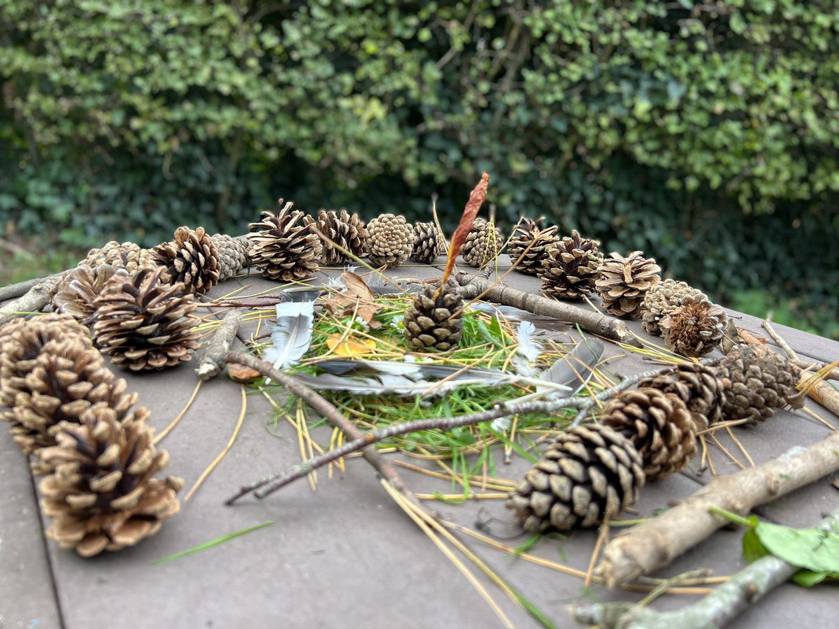 stibb_centre's tweet photo. Just some of the amazing creations from the children of 3T at @WPS_school today! 🍂 🍃 🖼 

#outdoorlearning #artintheenvironment #usingnaturalmaterials #takinglearningoutdoors #thestibbingtoncentre #schoolsresidentials https://t.co/HnAEkuevaj