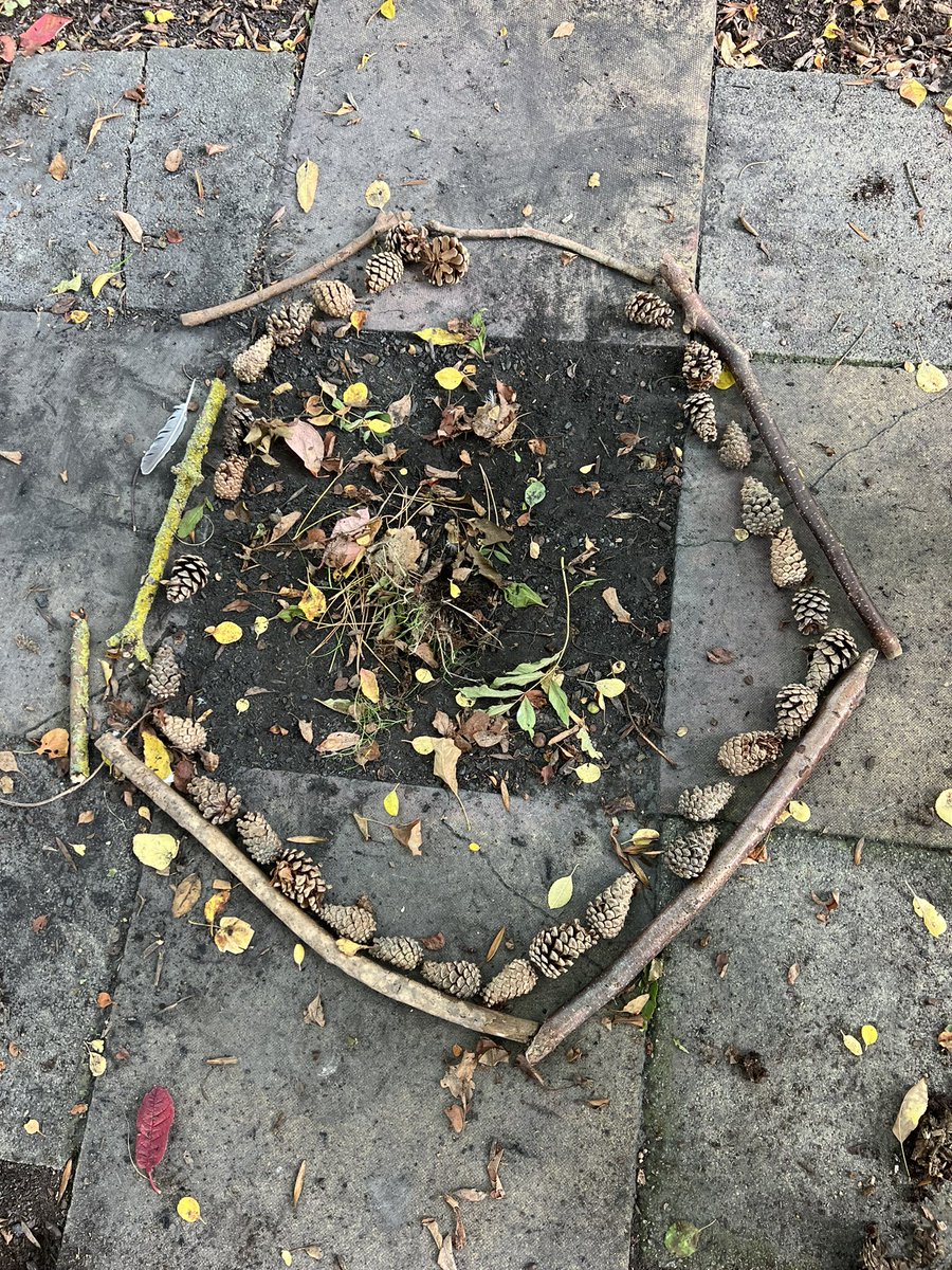 stibb_centre's tweet photo. Just some of the amazing creations from the children of 3T at @WPS_school today! 🍂 🍃 🖼 

#outdoorlearning #artintheenvironment #usingnaturalmaterials #takinglearningoutdoors #thestibbingtoncentre #schoolsresidentials https://t.co/HnAEkuevaj