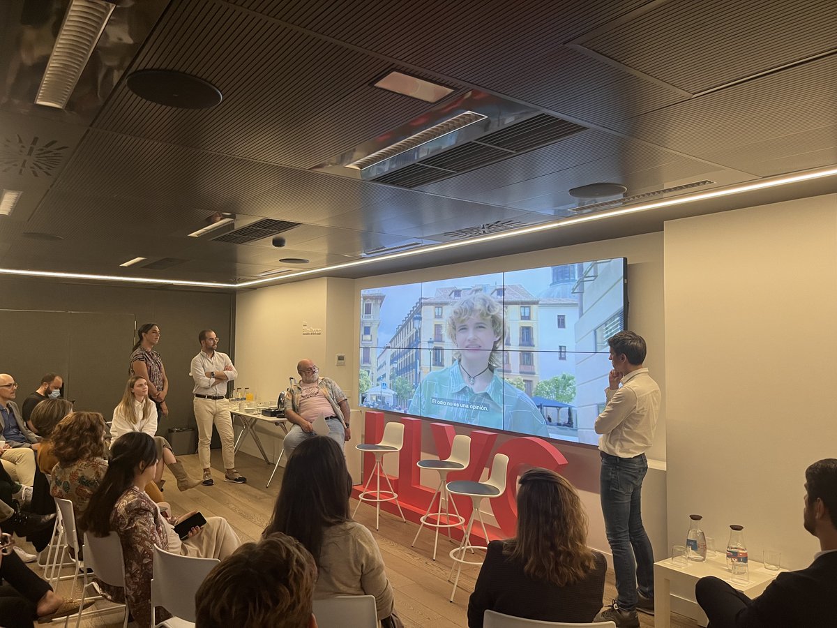 LLYC_Global's tweet image. En el panel sobre “Compañías y diversidad #LGTBIQ+ en la conversación digital” debatimos con @REDI_ES el informe de #DeepLearningLLYC que aborda cómo es la conversación digital de compañías líderes y sus CEOS en materia de #diversidad.