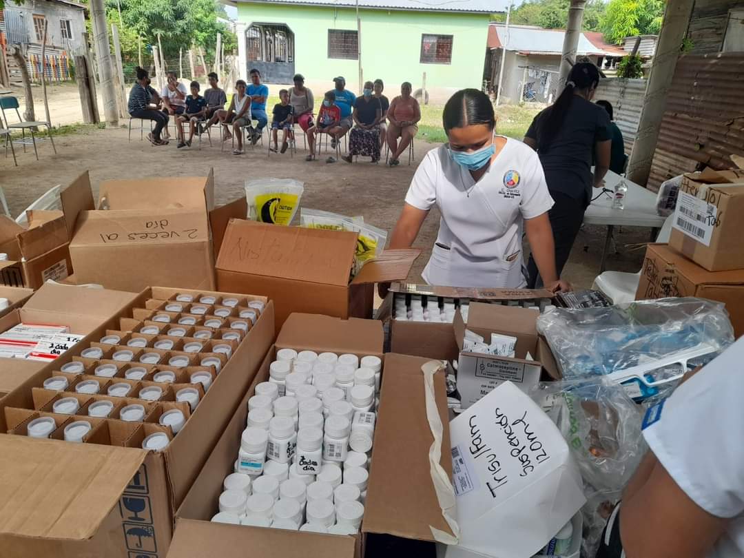 RSD_CORTES's tweet photo. Coordinación de Salud del Municipio de la Lima, Cortes continua acercando los Servicios de Salud a la población que mas necesita y no tienen acceso de llegar a los diferentes establecimientos, realizando Brigada Medica Integral en la Col. Canaán.

#CortesNoEstaSolo https://t.co/YwtcTVfrWE
