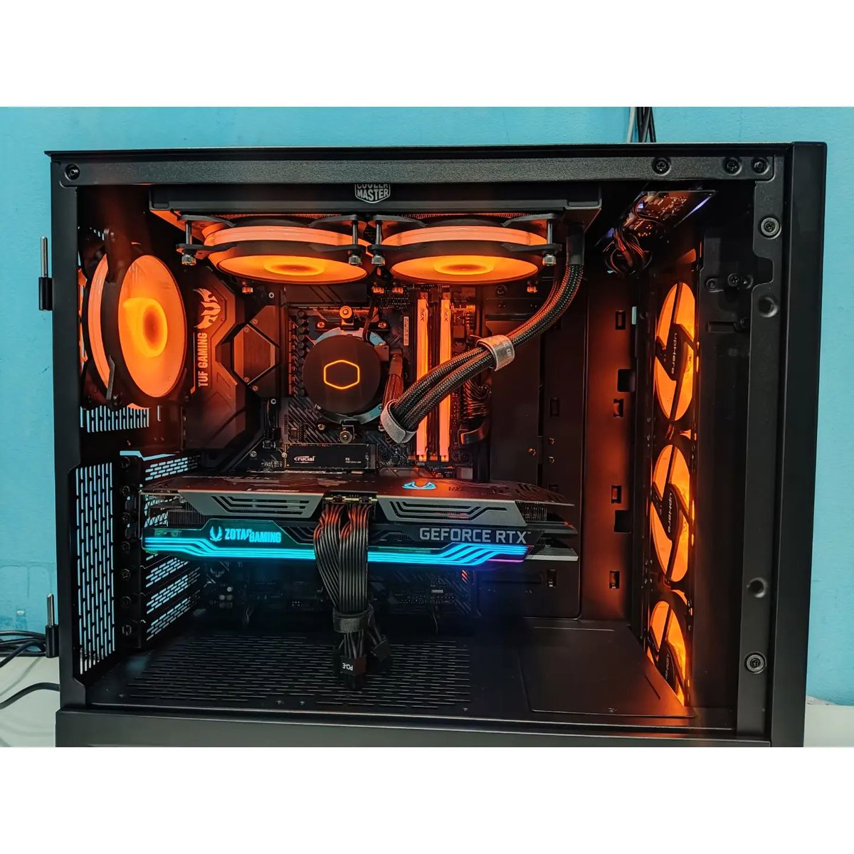 ZOTAC_USA's tweet photo. Loving the amber color! ❤️💙❤️💙

📷 IG: https://t.co/Wv1g96qJjv

#zotac #zotacgaming #ampholo #pcbuild #videogame #instagamer #gamerlife #computer #gamingsetups #pcgamingsetupetup https://t.co/cM9Ulf8Hrq