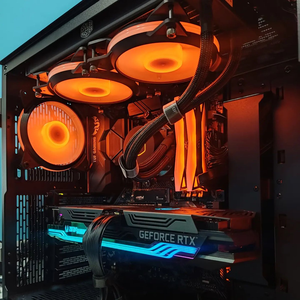 ZOTAC_USA's tweet photo. Loving the amber color! ❤️💙❤️💙

📷 IG: https://t.co/Wv1g96qJjv

#zotac #zotacgaming #ampholo #pcbuild #videogame #instagamer #gamerlife #computer #gamingsetups #pcgamingsetupetup https://t.co/cM9Ulf8Hrq