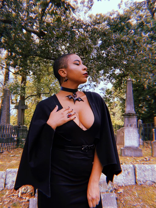 𝕴𝖙 𝖎𝖘 𝖒𝖞 𝖇𝖎𝖗𝖙𝖍𝖉𝖆𝖞 and for my birthday, I want everyone to watch  Edgerunners on Netflix!!! meanwhile, I'll be finishing up my trip in Salem   #goth #gothfashion #gothbirthday #birthday #gothgf #gothgirl 