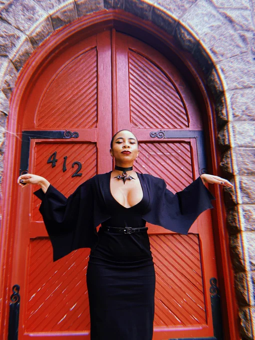 𝕴𝖙 𝖎𝖘 𝖒𝖞 𝖇𝖎𝖗𝖙𝖍𝖉𝖆𝖞 and for my birthday, I want everyone to watch  Edgerunners on Netflix!!! meanwhile, I'll be finishing up my trip in Salem   #goth #gothfashion #gothbirthday #birthday #gothgf #gothgirl 