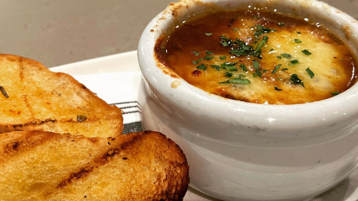 Showroom21701's tweet photo. Short Rib Soup, caramelized onion, crostini, swiss & provolone cheeses.
For reservations or to order for pickup or delivery, visit: https://t.co/ZYR1AwWGTp
#bryanvoltaggio #downtownfrederick #frederickmd #frederickfoodie #visitfrederick #dwntwnfrederick #downtownfrederickmd https://t.co/Tn7aKNWMmJ