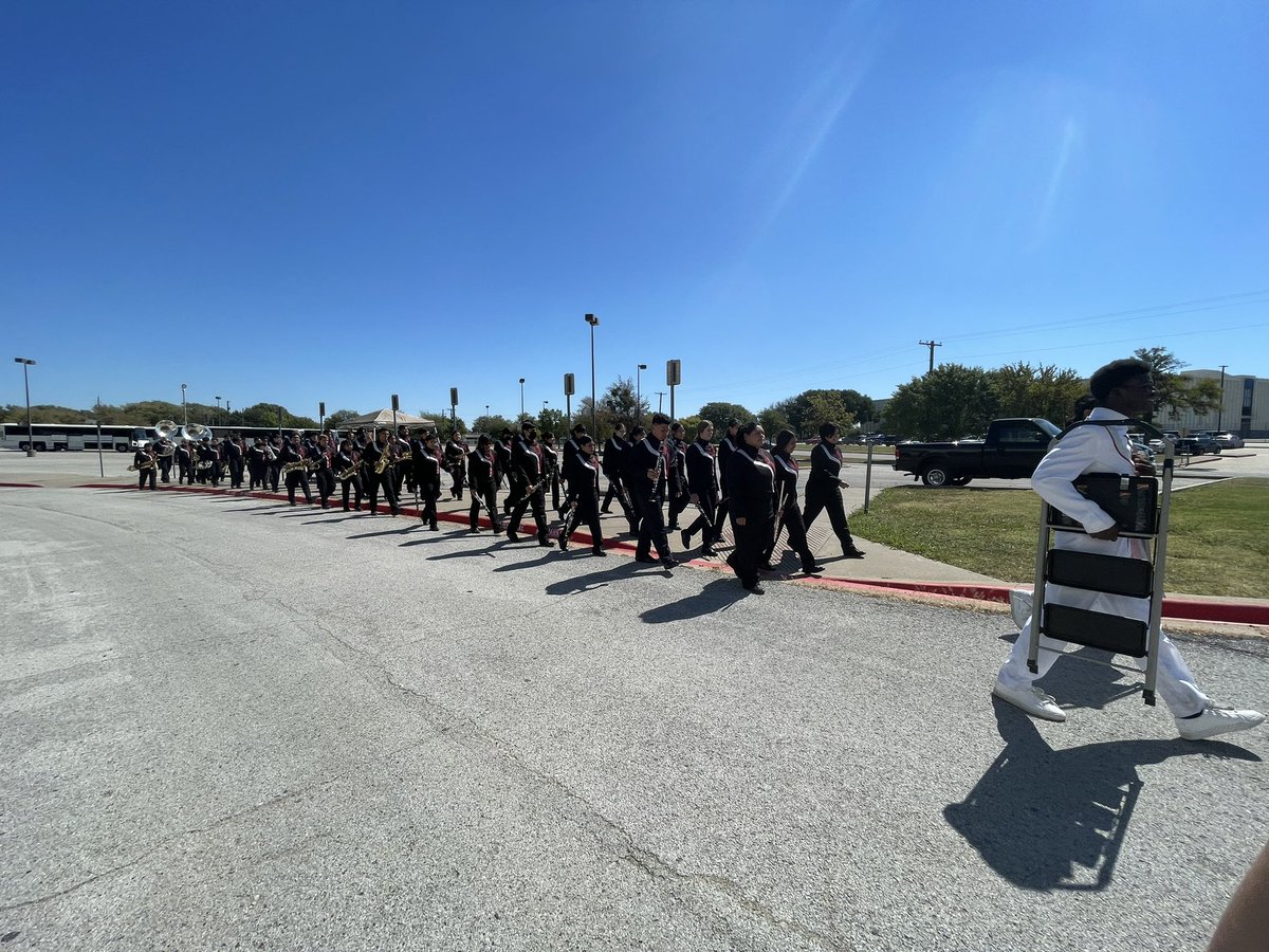 BandHillcrest's tweet photo. Heading to warm up for @dallasisdvpa PreUIL! @PanthersHHS https://t.co/SaWrYmwItk