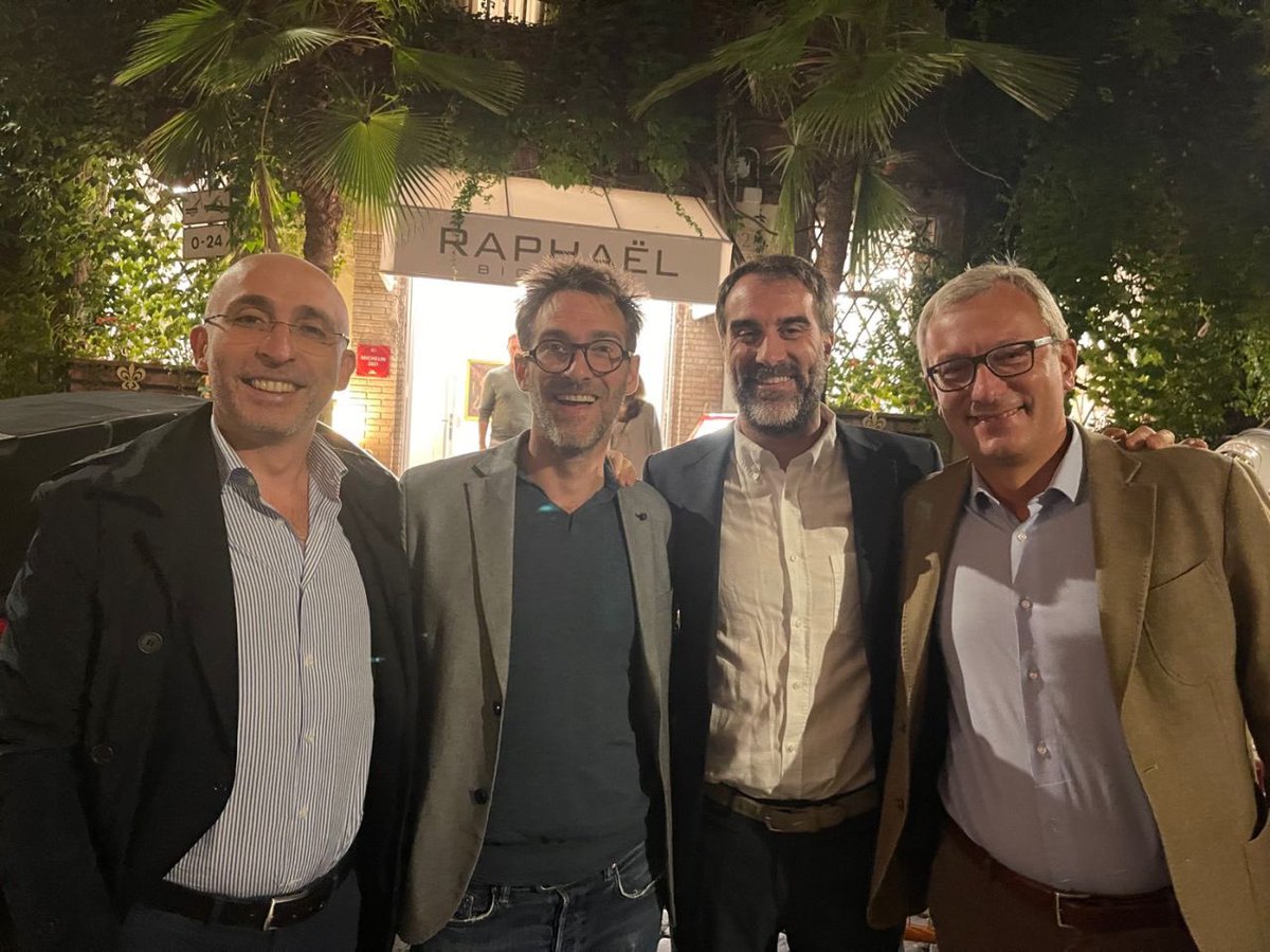 RomanTurro's tweet photo. Great conference and great time with good friends @Ivoboskoski Dr Huberty and Dr Formiga. Performed a great case of Endomegaplication with the IOP platform. #endomasterclass #bariatricendoscopy @Clinica_Teknon @TerapiasObesid https://t.co/0loR9LIfwB