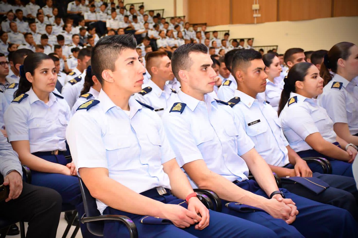FuerzaAereaCol's tweet photo. Una comisión de la @FACh_Chile visitó la #EMAVI en el marco de la Semana Universitaria con el fin de conocer los procesos de formación, permitiendo la integración entre ambas Fuerzas.
#MiFuerzaAérea🇨🇴#AdAstra🚀
#CienciayTecnología
#PoderEspacialFAC #WSW2022 #Worldspaceweek2022 https://t.co/vMvQSID0mE