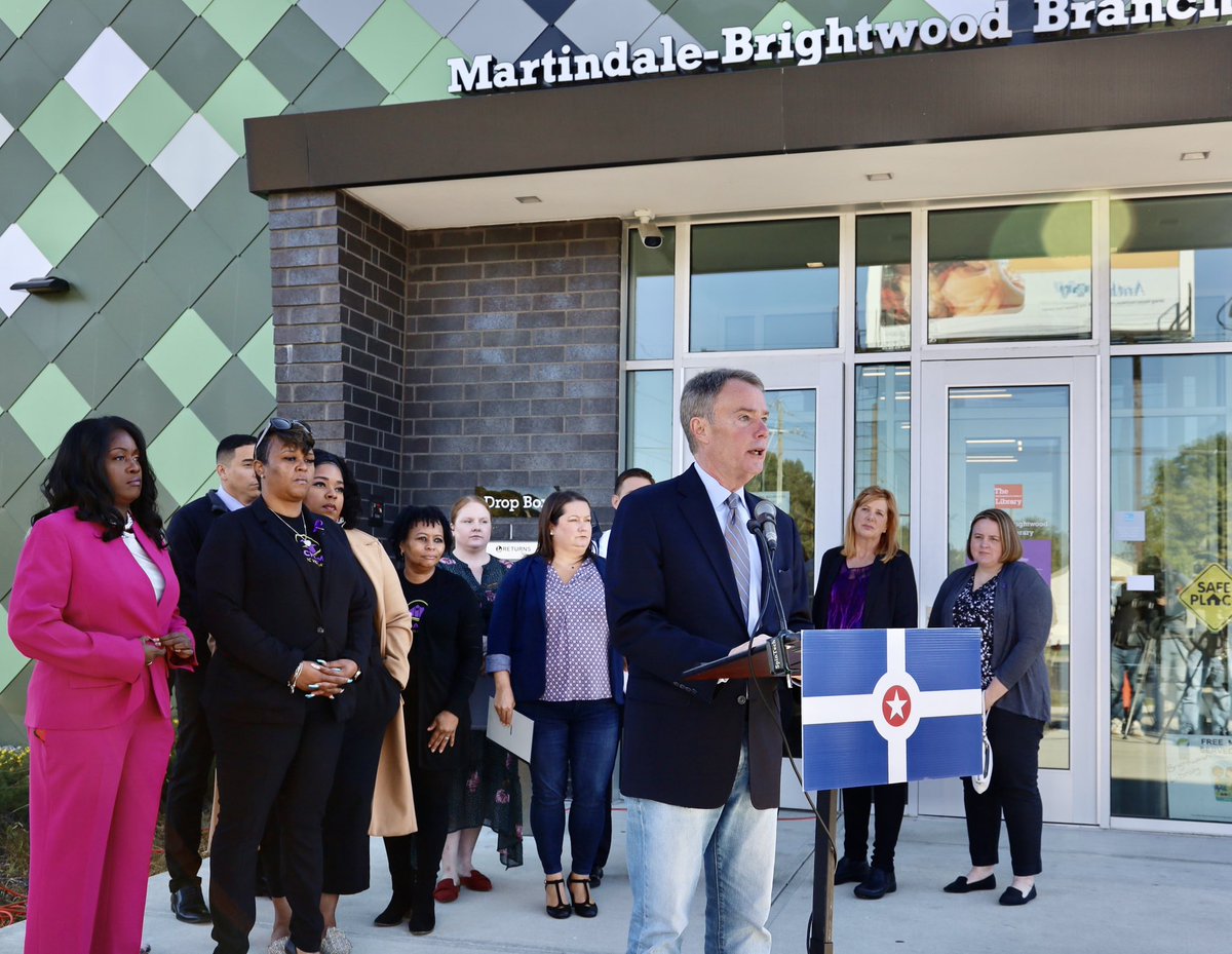 This morning I joined <a href="/IndyOPHS/">Indianapolis OPHS</a>, <a href="/IMPDnews/">IMPD</a>, <a href="/IndyCouncil/">Indianapolis City-County Council</a>, and community partners in observing October as #DVAM2022.  

During this observation, we highlighted programs and resources dedicated to assisting Marion County residents experiencing domestic violence.