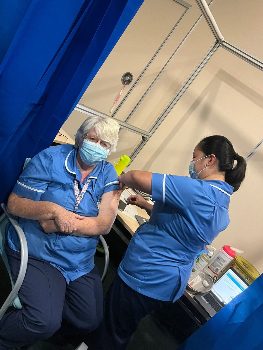 FoxLouLou's tweet photo. Staff vaccinations underway @HHFTnhs with peer vaccinator @heidihi9 @SimoneH2020 #BNHH #RHCH https://t.co/XoHcG6aMpN