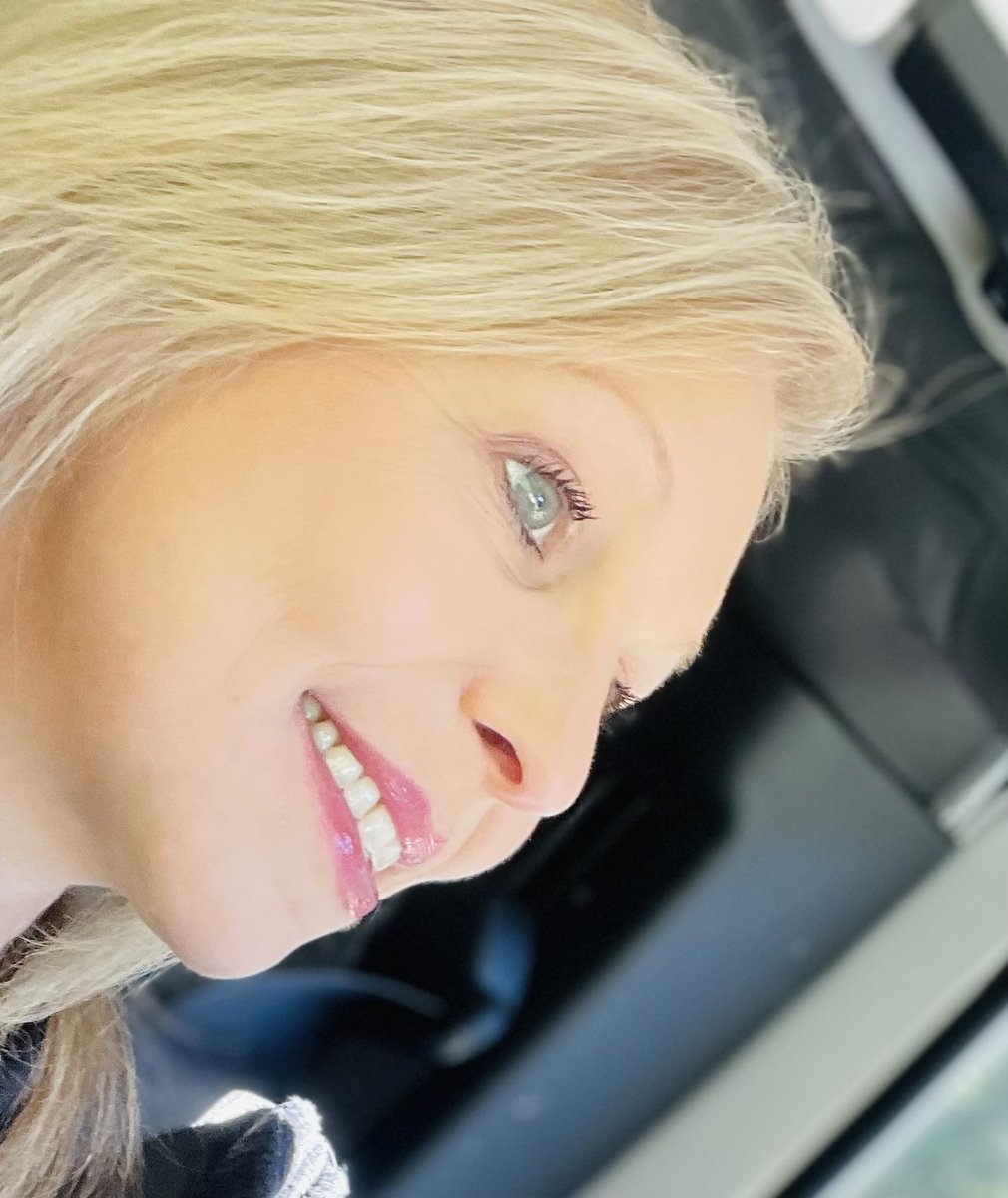 lyndajenkins71's tweet photo. Somedays those blue eyes are on point. #blueeyes #Blonde #NCcountrygirl #badasseveryday #damn #jeepgirl #jeeplife #jeepmafia #jeepsaremyfavorite #hairinthebreeze #NCjeeper https://t.co/OaxjIp8TYv