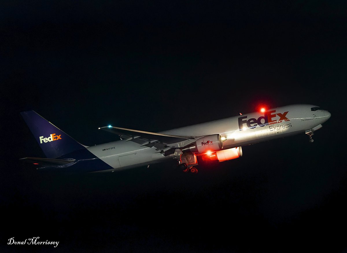 A collection of nightshots taken <a href="/JFKairport/">John F. Kennedy Airport</a>.
#avgeek #aviation #aitravel #NightPhotography #planespotting #Boeing #Airbus #Civilaviation #VIP #bizjet #JFKAirport #NewYork