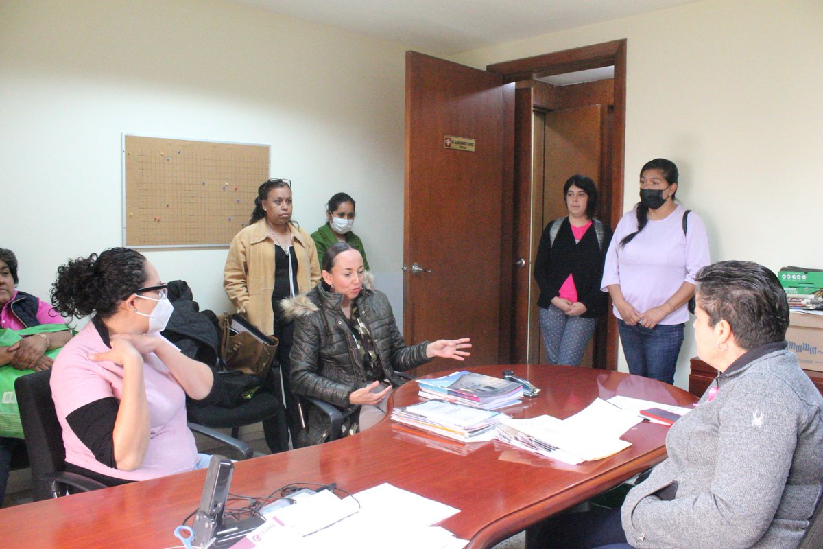 ElenaRamirezSLP's tweet photo. Sostuve una reunión con el colectivo #CuidadorasPotosinas en cuál escuchamos testimonios e ideas en busca de una ruta de trabajo que proporcione soluciones a sus necesidades. 🟠 https://t.co/t9vYqsREBt