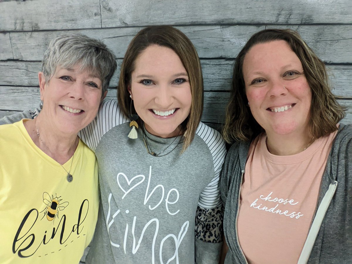 Keeping the good vibes flowing with "Positive Talk Tuesday" shirts at Creekside! Kind words can turn someone's whole day around! 🥰 <a href="/buggville/">Ledra Bugg</a> <a href="/Creeksidetweet/">Creekside ECS</a> #WEareLakota #NeedtoSucceedCECS