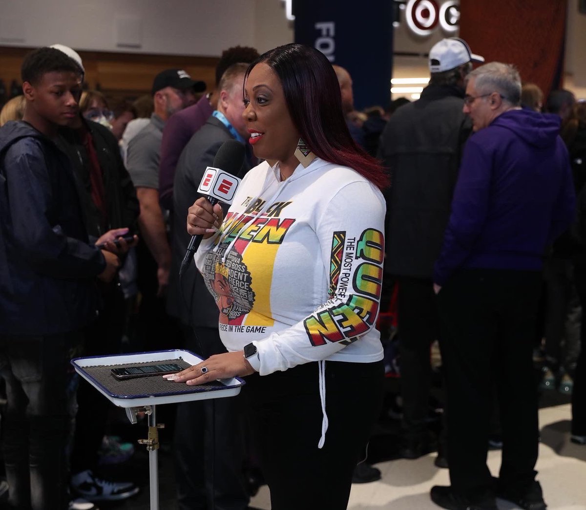 SheKnowsSports's tweet photo. As a Black woman in sports media looking to grow in this space, it’s easy to lose yourself for the sake of gaining opportunities. But representation matters. And representing AUTHENTICALLY! As I navigate these waters, you can bet one thing: Terrika is going to be Terrika. 😉🤎👊🏾 https://t.co/05rr2Z2D5g
