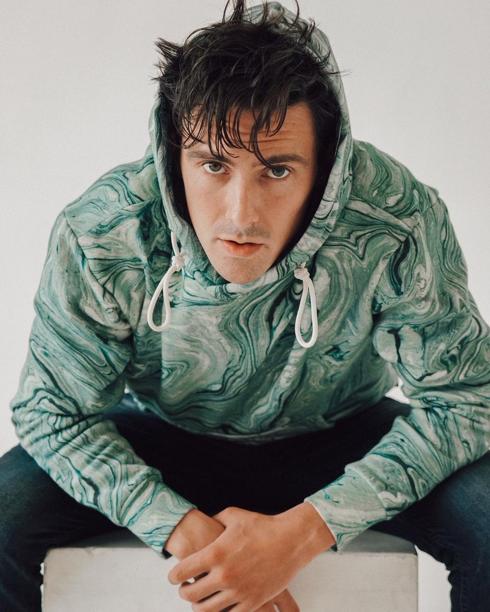 Jimmy posted a new picture! LOOK. AT. HIM.