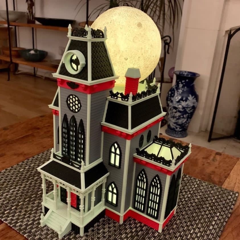 3djake_official's tweet image. Print this amazing haunted house just in time for halloween. Printed in Polyterra and PETG for the windows. Better get printing, its a big one! 

Check out our selection of Polyterra here: 3djake.com/polymaker/poly… 

Get the stl here - cults3d.com/en/3d-model/va…

#3djake #polyterra
