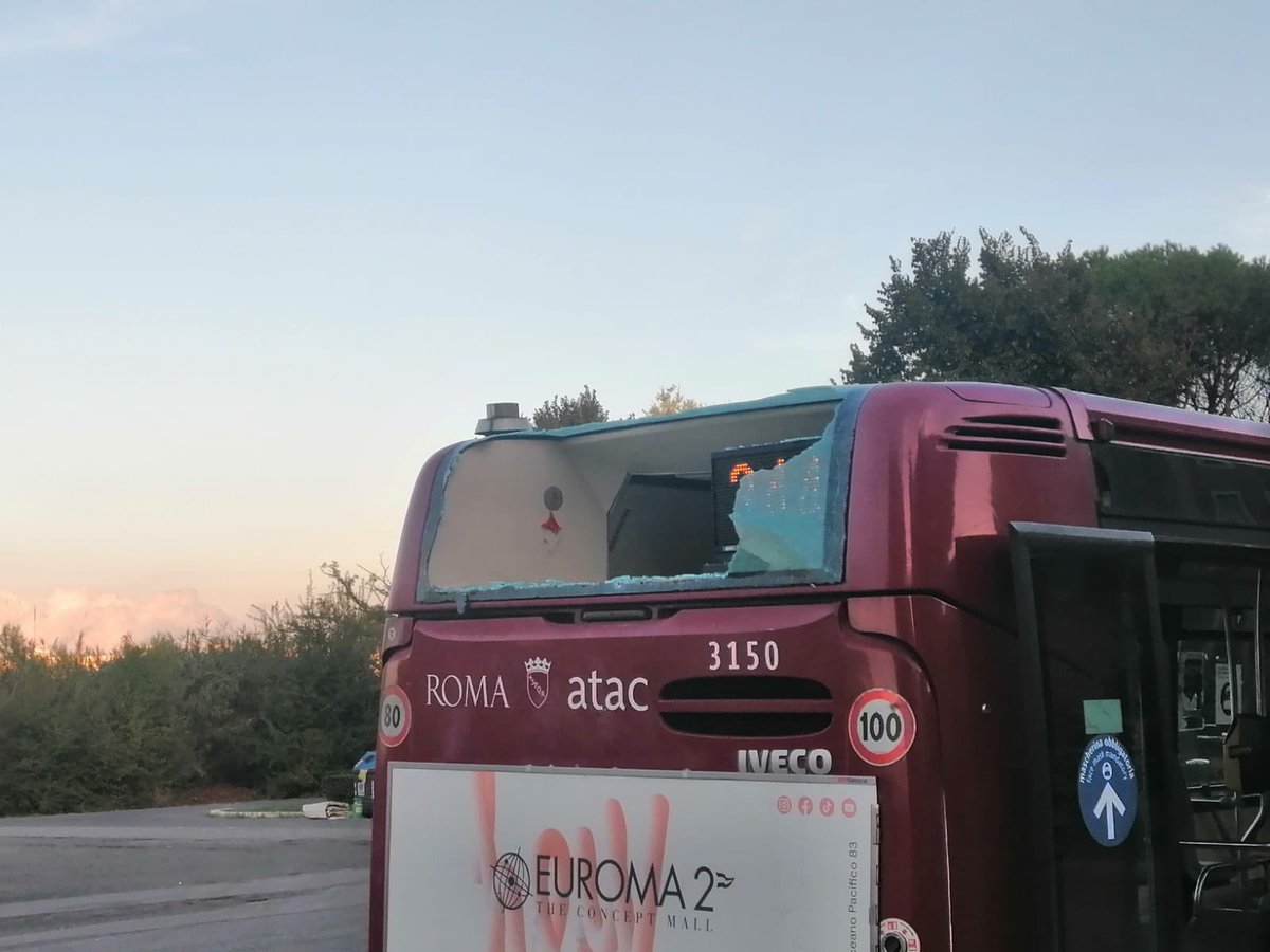 Mars_1931's tweet photo. @CarloCalenda @matteorenzi 🤔 elezioni a Roma poi …. mah 🤷🏻‍♂️ https://t.co/yTeIVDS9G6