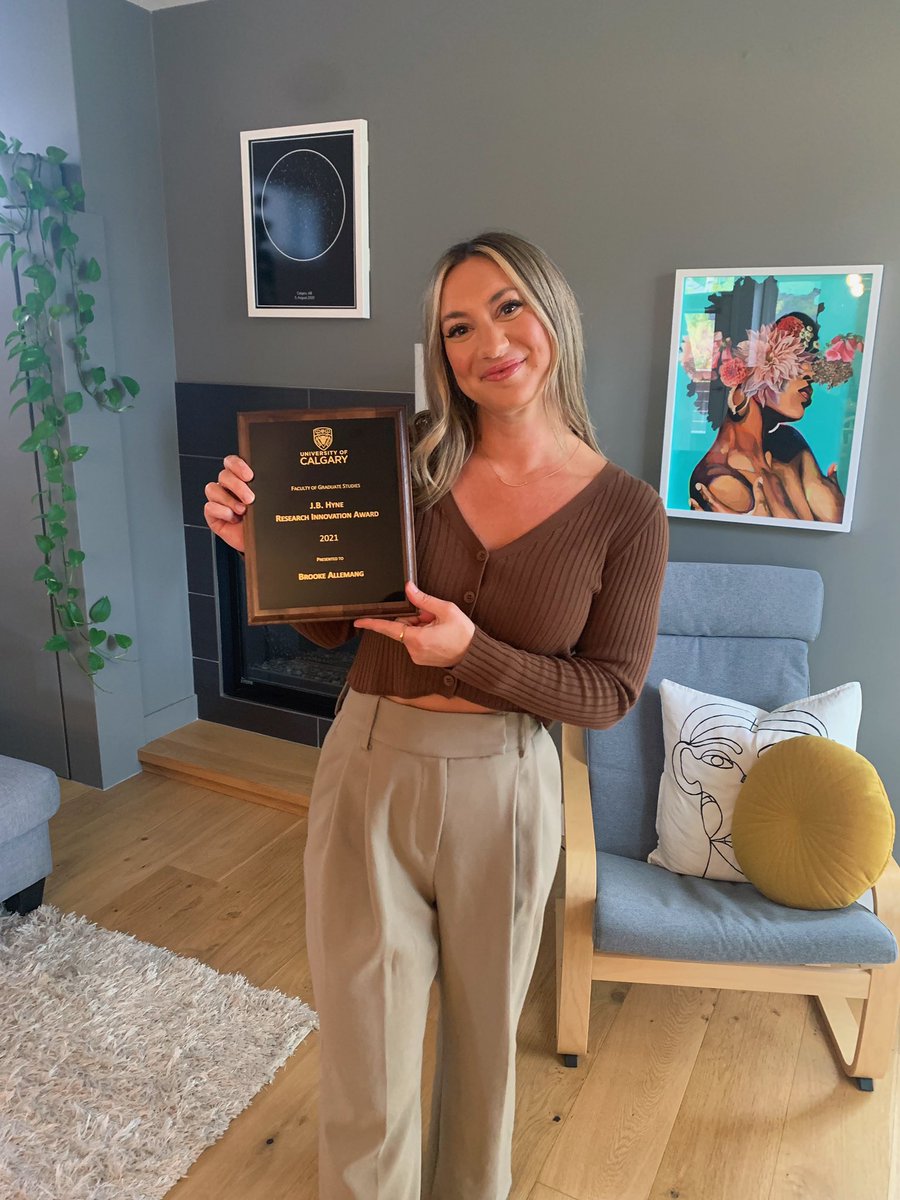 brookeallemang's tweet photo. Incredibly honoured to receive a J.B. Hyne Research Innovation Award for my PhD project from @UCalgaryFGS ! Collaboration is at the heart of this work, so a HUGE thank you to my supervisors, PhD committee &amp; young adult research partners. I couldn’t do this research without you! https://t.co/PrXSTL837D