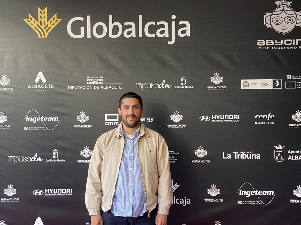 abycine's tweet photo. Los directores de ‘Techno precariedad’, Millán Martín y Juan Tamargo y el autor de ‘Muerte murcielago’, Carlos Saiz, han venido a presentar sus trabajos y contar detalles sobre ellos en la tercera sesión de Abycine Cortos #Abycine2022 https://t.co/tJoXCsyup4
