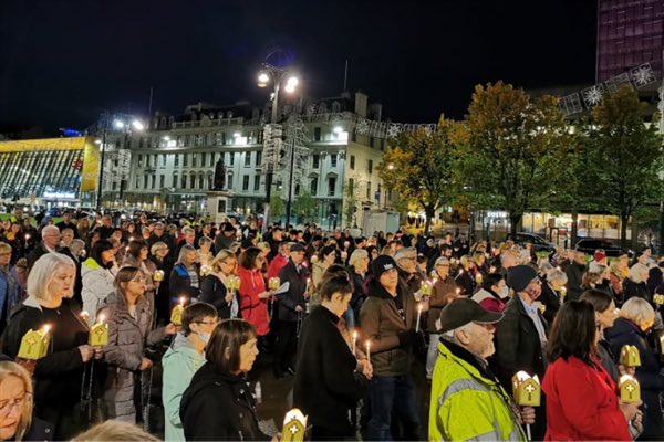 Glasgow Pro-Life Torchlight Procession takes place on Thu 27 Oct. 

18:30 Rosary in George Square
19:00 Procession to St Andrew's Cathedral
19:30 Mass

We’ll meet in George Square (across from Greggs) at 18:15. Contact Fr Ryan or Fr Joe for plans after Mass.