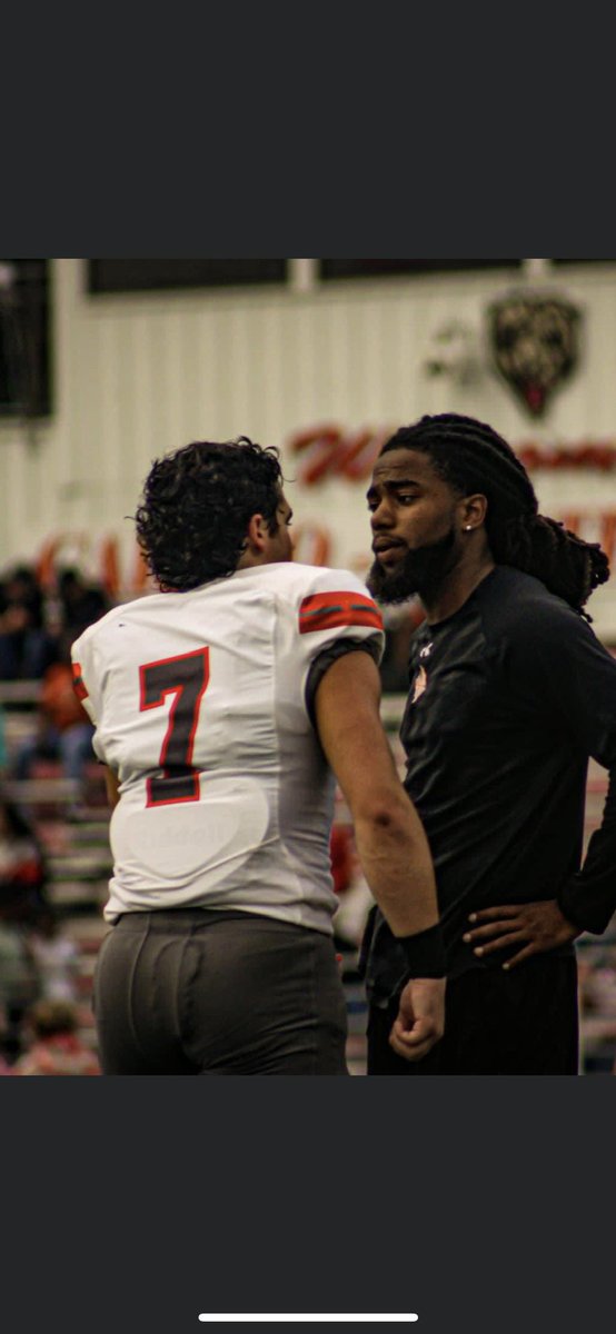 Happy birthday to the best around <a href="/Houser_Coach/">Coach Houser 🏈</a> preciate all you do for us❤️