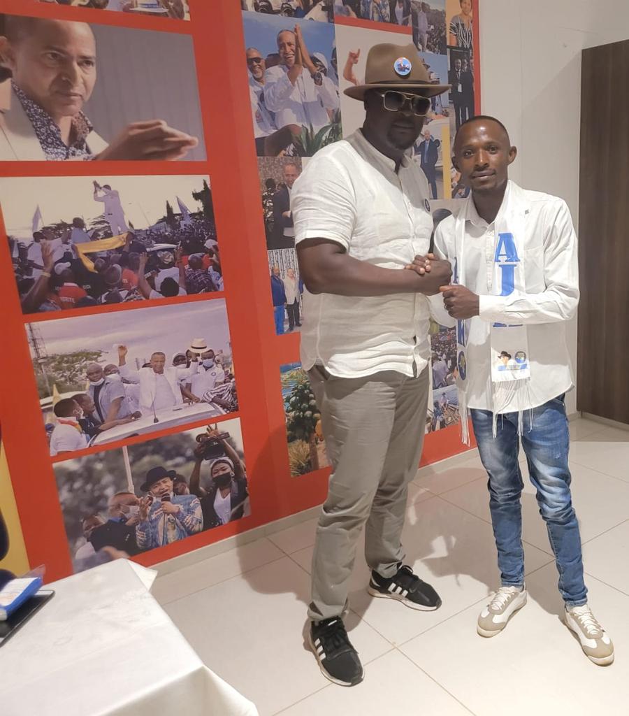 DanielNdala12's tweet photo. @FullNdala Je saisie de l'opportunité pour présenter mes sincères remerciements au nom de L'AJK Haut katanga,de prêter oreilles attentifs à nos préoccupations cher camarade cordon @FullNdala. https://t.co/z2ILqgOUw5