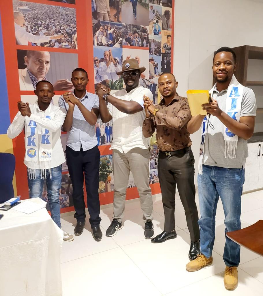 DanielNdala12's tweet photo. @FullNdala Je saisie de l'opportunité pour présenter mes sincères remerciements au nom de L'AJK Haut katanga,de prêter oreilles attentifs à nos préoccupations cher camarade cordon @FullNdala. https://t.co/z2ILqgOUw5