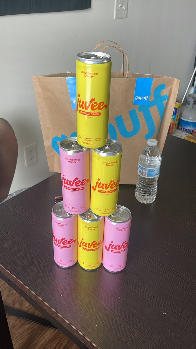 L0GIX_'s tweet photo. Run it up @Nadeshot @drinkjuvee @100Thieves https://t.co/9DGNTnQjW8