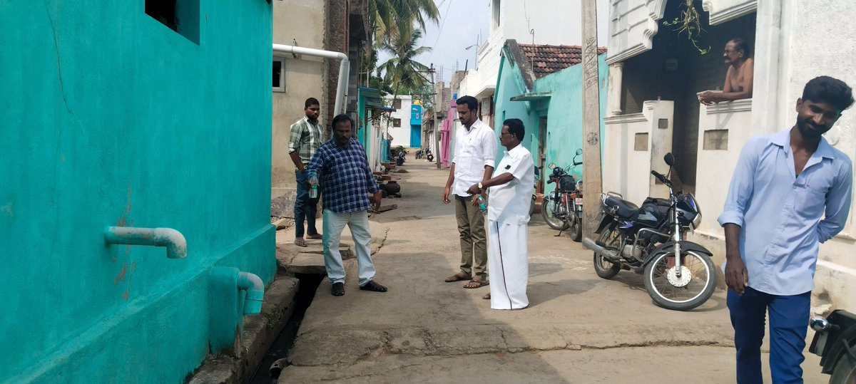 nagara_dmk's tweet photo. இடம் : பெத்தூர்
நாள் : 04/09/2022
ஆலங்காயம் சிறப்பு நிலை  பேரூராட்சிக்குட்பட்ட *9வது* வார்டில் ஆலங்காயம் *திமுக நகர செயலாளர் மதிப்பிற்குரிய அண்ணன்   மா. ஸ்ரீதர்* அவர்களின் ஆணைக்கிணங்க இன்று  கால்வாய் அமைக்க ஆய்வு மேற்கொள்ளப்பட்டதது🖤❤️ https://t.co/FaEmMoRteI