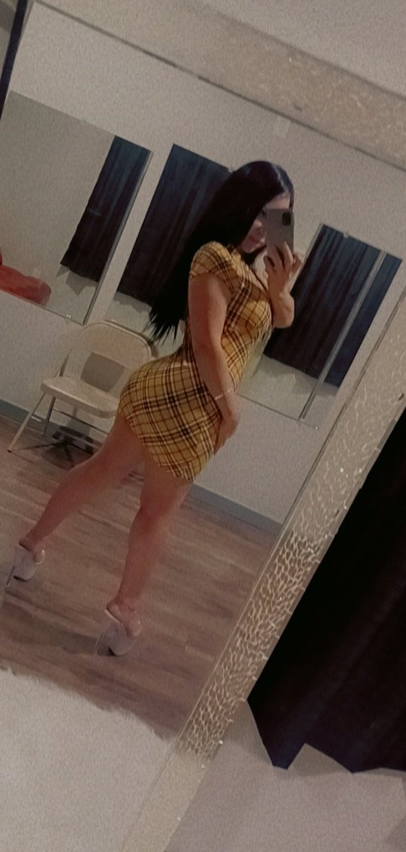 soyzariahLuv's tweet photo. Hola desde mi studio!  Can you help me retweet me i need followers, me puedes ayudar hacer retweet, Gracias!! 🍑💦 #siganme chingao 😅 https://t.co/VZgrjbODv2