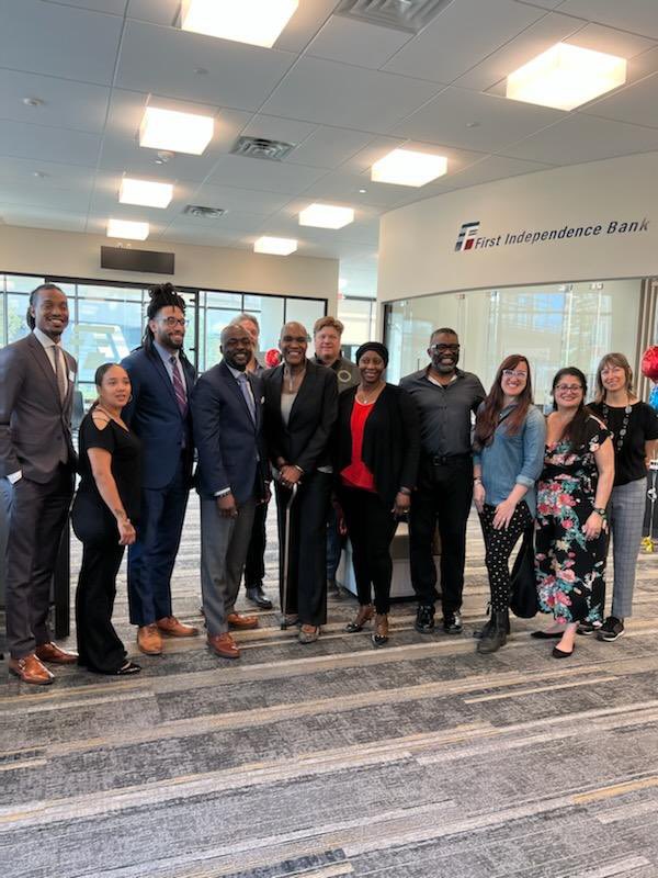 ficonnected's tweet photo. #FirstIndependenceBank on Lake Street/Hiawatha is officially open! We are so #proud to be bringing another location to the #Twincities. Get updates @ficonnected or visit https://t.co/BecMYCLrnf for more information! https://t.co/841dnVqcVp