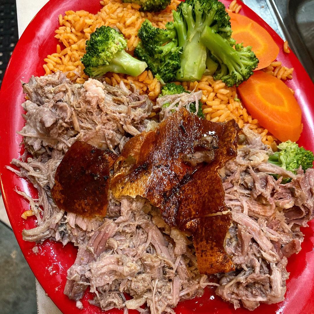 NWKDelivers's tweet photo. The staff at @lacocina_newark sure knows how to fill #NewarkWorkingKitchens’ plates…and our stomachs. Which part of this dish are you digging into first?
📸: @lacocina_newark https://t.co/ReDaN6MxrH