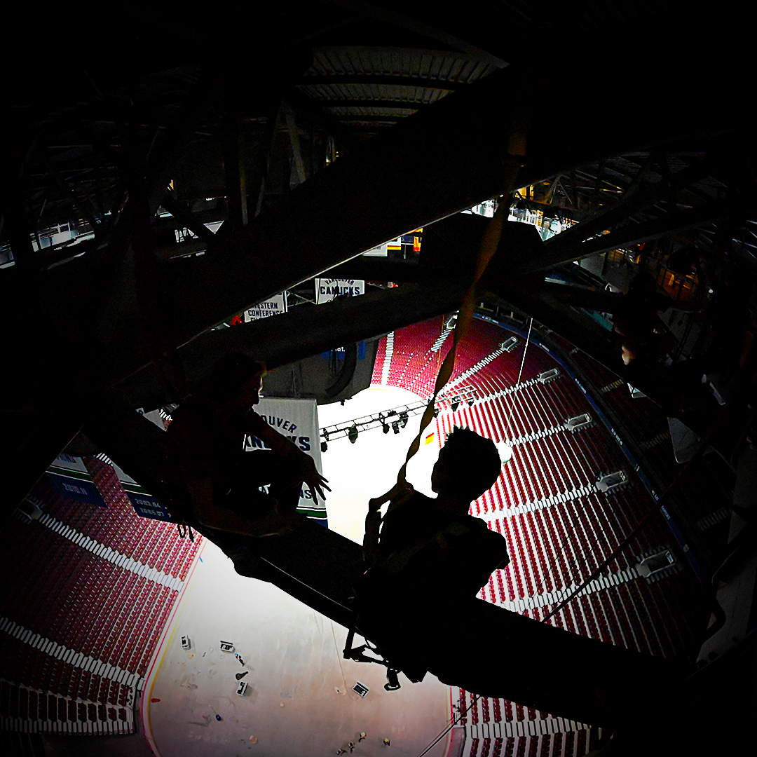 RiggitServices's tweet photo. Rigging at the Arena is not for the faint of heart! It’s high up, dark and dusty - thanks to all the riggers with nerves of steel!

#riggit #riggitservices #riggitstaff #rigging #art #rig #ropeaccess #rigger #production  #technology #tech #gadgets 

https://t.co/t9Xqh8sleI https://t.co/0pRzy8crFn