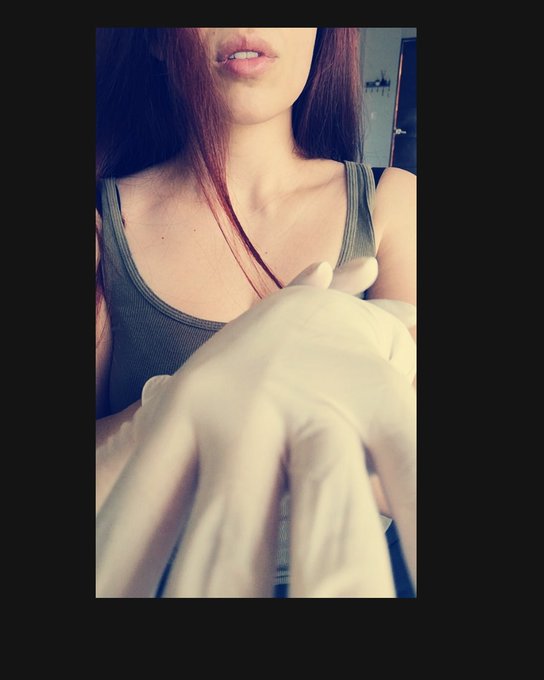 Surgical gloves ❤️ https://t.co/lrnlhqlFDK