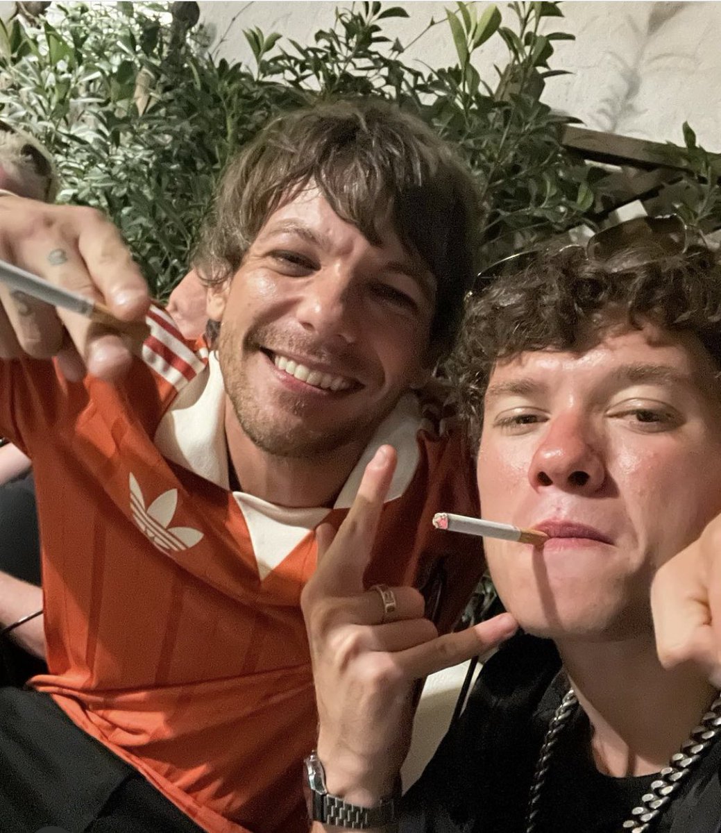 LTmorocconews's tweet photo. 📸|| Louis with @STONELIVERPOOL https://t.co/5vfK70ZM2i