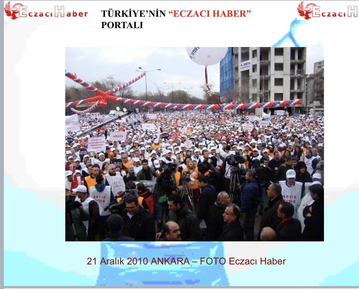 eczacihaber's tweet photo. 2010’daki destansı Eczacı eylemi.
Örgütlü mücadele mutlaka kazanacak.

Fotoğraf:Eczacı Haber @EczAOzyigit https://t.co/UIAAm94Aif