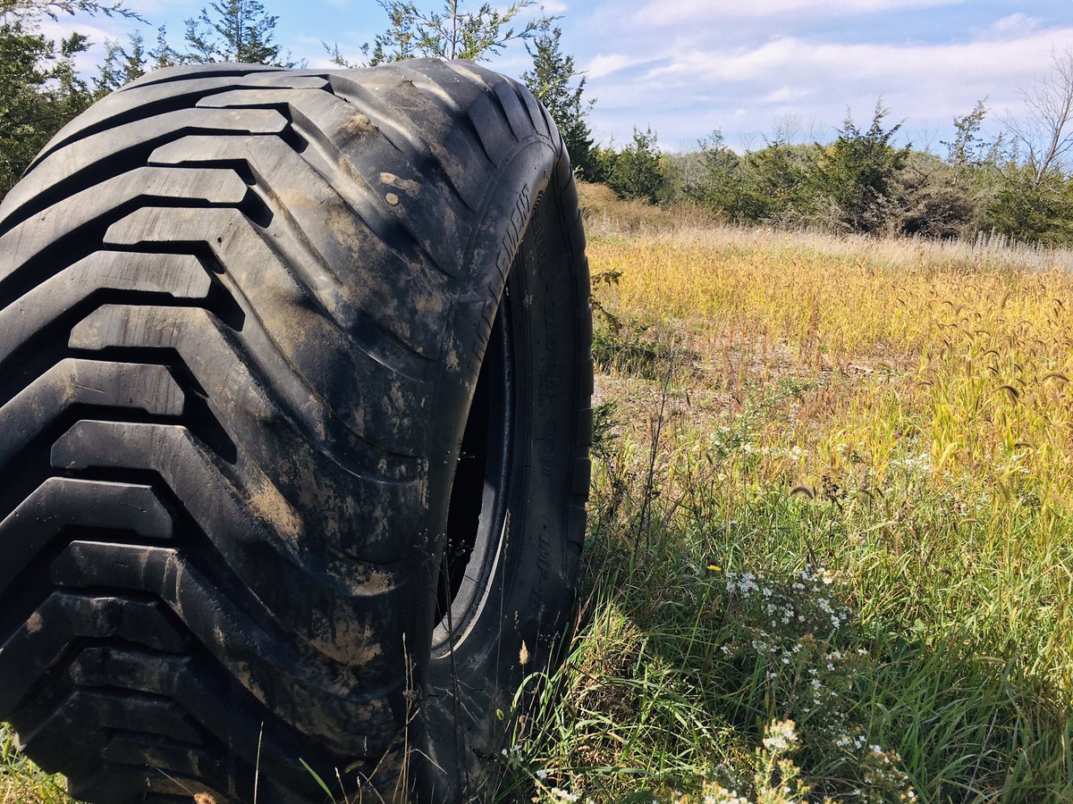 VisibleThink's tweet photo. You never know when you might need a tire change on the trail. With a little work it could fit right? #outside #fallrides #backroads @Naturally_L_A https://t.co/bRekA1kMYP