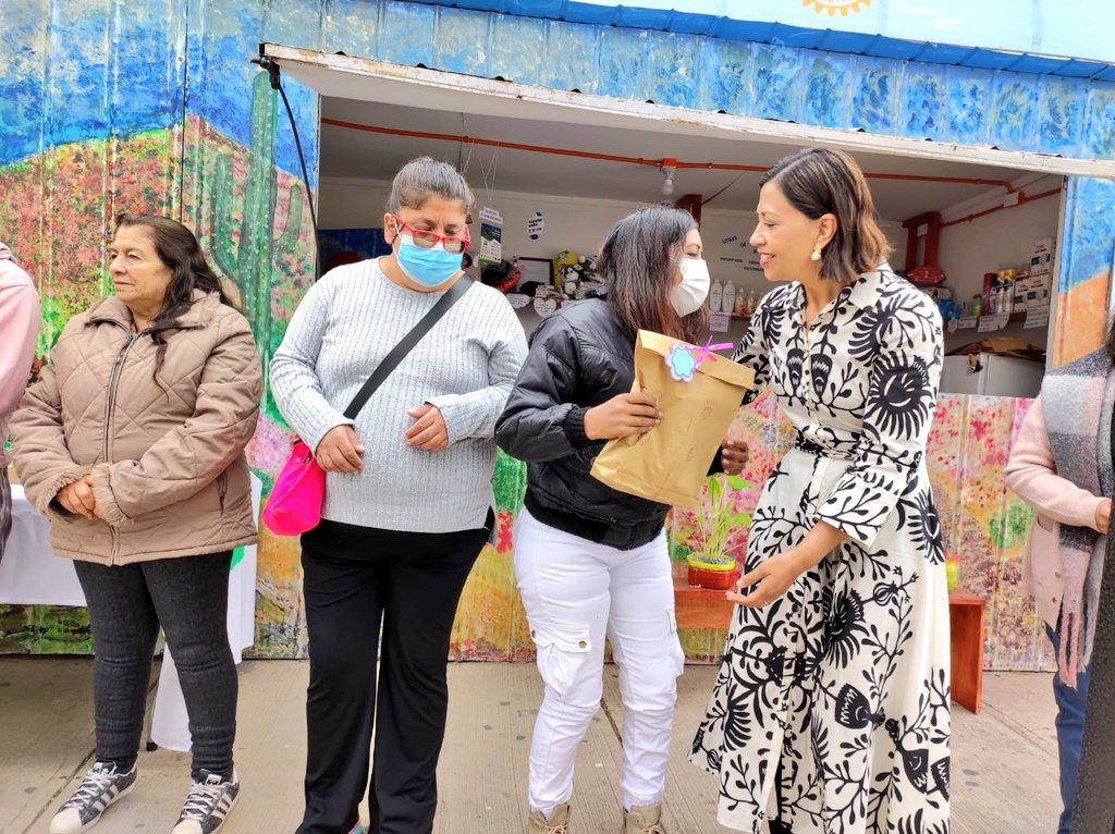 Senadis_Atacama's tweet photo. Directora @Senadis_Atacama junto al Director del Hospital @HphVallenar y a Representantes @DPPHuasco dieron cierre al proyecto #Fonapi.
Iniciativa que Fortaleció el Quiosco Terapéutico de la Agrupación "Hay una Esperanza", en conjunto con la Unidad de Salud Mental. https://t.co/lzGvGNVFMe
