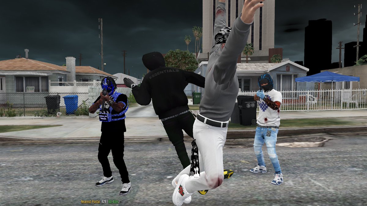 HondoSolly's tweet photo. Taking pics wit my opps #GTA5 #GTAV #GTARP #BanditRP @Snahgy2k https://t.co/pBVCUNgTiq