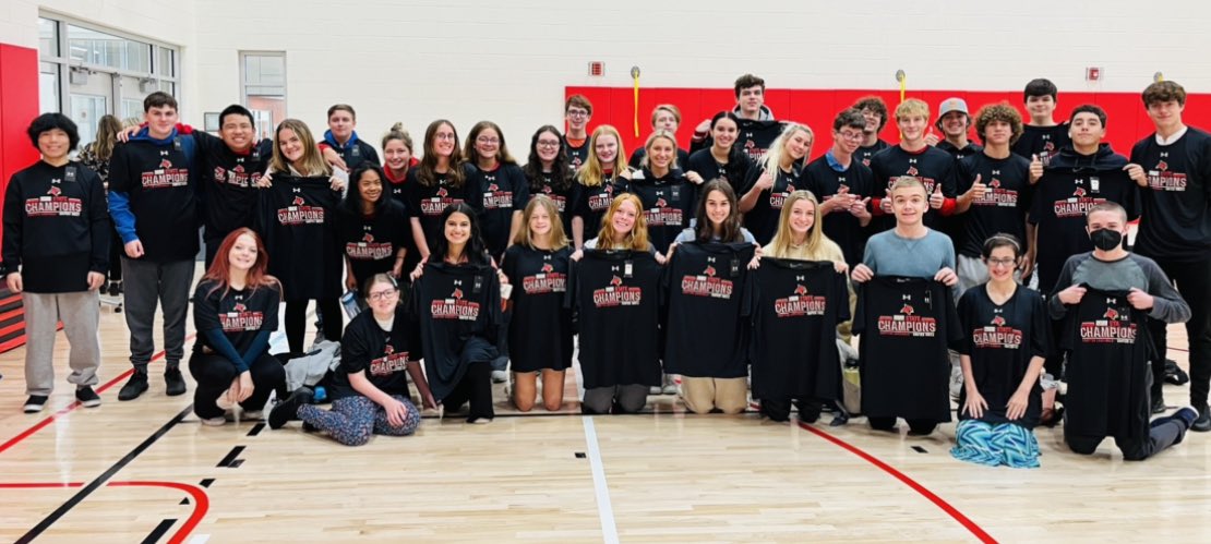 Crofton High School Unified Bocce State Champ Reunion! ☺️ The team got together to get their #StateChamp t-shirts! #WeAreCrHSUnified #TogetherCardsFly @CroftonHigh @CroftonHsSports @SpOlympicsMD @AACPSAthletics