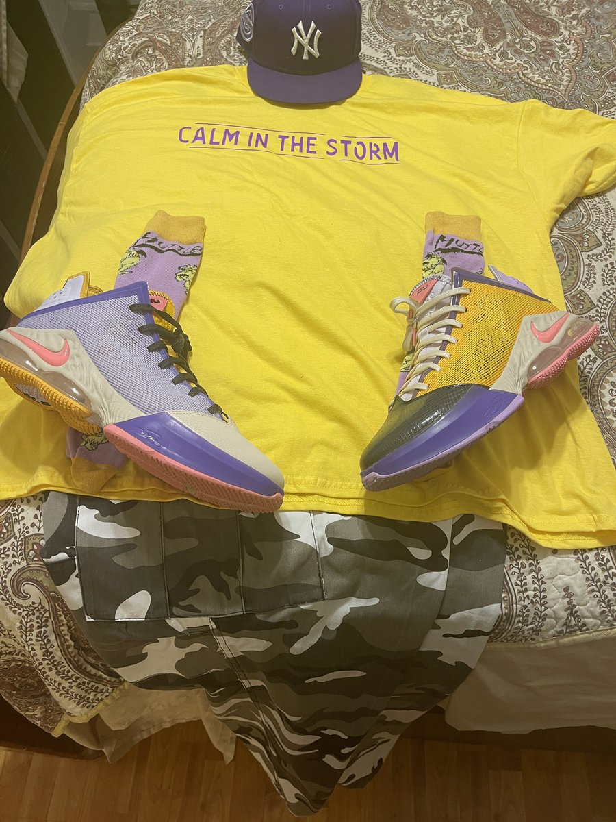 DaryleLSmith's tweet photo. HeartShip 🚢❤️Drip
#YankeesFit #Lebron19 #Muttley  #CalmInTheStorm   @ahmiryoung 
 @uncle_rjs 
@KidFromTheX @CallMeCoachVP @LiCkMyJs @TheDon8708 @5aluteMeImPaige @LexxDaTurtle @mizz_tae @mdeeeeee_ @LadySideshow @MagMr44 @CoachWes03 @ALilBitOfEryn @IngloriousGUIDO
@kp0pkicks https://t.co/b96Qo7o9H3
