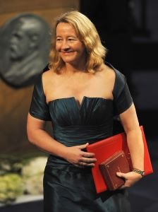 CalBearsHistory's tweet photo. When Carol Greider was a child, dyslexia made it difficult for her to read &amp; spell. Put in remedial classes, she says "I thought I was stupid.” She was rejected by 11 graduate schools for low GRE scores, but accepted at @Cal. In 2009 she won a Nobel Prize. #DyslexiaAwarenessWeek https://t.co/Yt3IVoYJUU