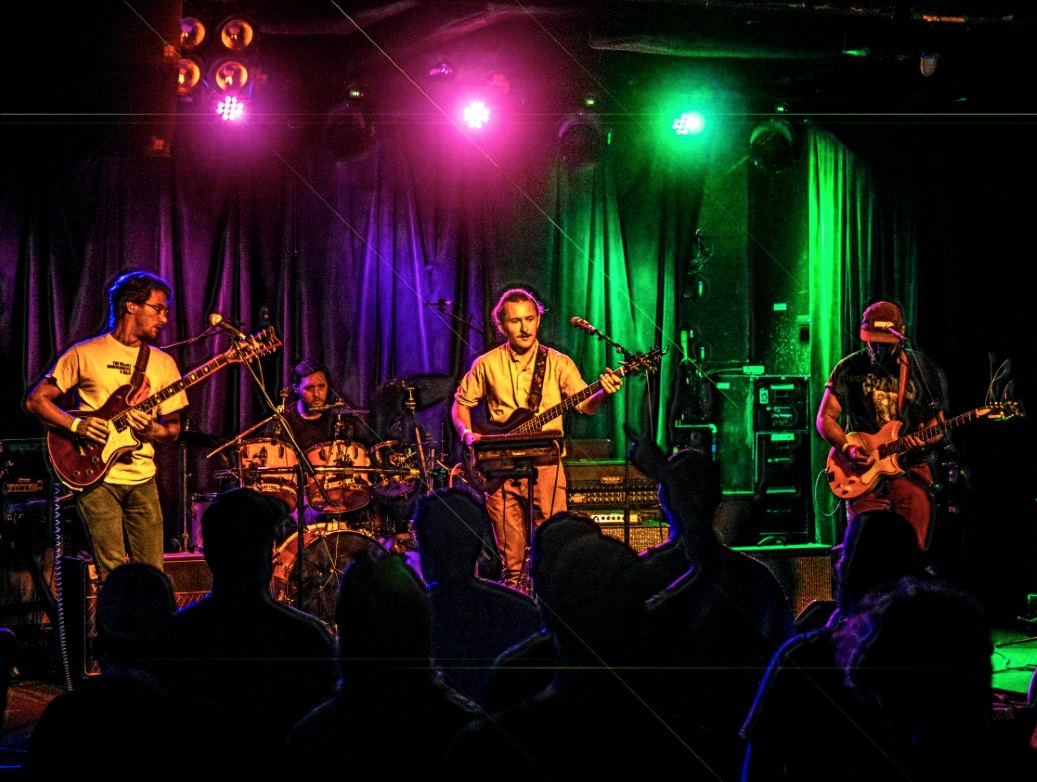 localspins's tweet image. GR rock bands The Blue Pines, Ficus soar into the Local Spins Hot Top 5 Chart, joining Djangophique, Rachel Curtis, Samil. 
wp.me/p2aLby-13vh
#localspins @WYCEradio @djangophonique #michiganmusic