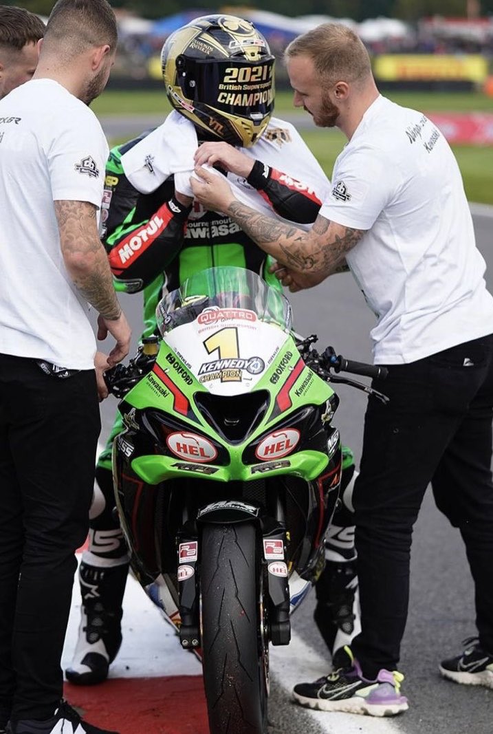 ⁦<a href="/BemseeOfficial/">bemsee.official</a>⁩ 600  championship 2022 ⁦<a href="/JamesBull37/">james bull</a>⁩ <a href="/OfficialBSB/">Bennetts British Superbike Championship</a>⁩ supersport 600 2021 great bike thank you ⁦@dbraceservices⁩ for all your help and support 🏆🏆🏆