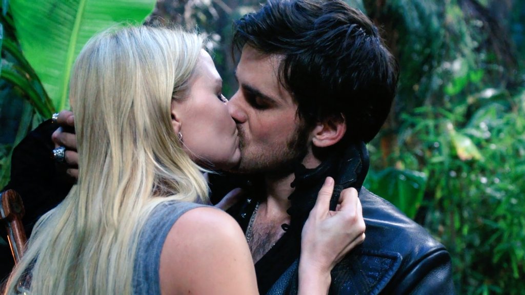 EnchantedSwans's tweet photo. ✨ CS Collection

CS kisses | 3x05
You never forget your first... 😏🔥😍

#captainswan #emmaswan #killianjones #jennifermorrison #colinodonoghue #onceuponatime #ouats3 #cscollection #cskiss
#captainswankiss #captainswankisses https://t.co/TkyuQwmKDT