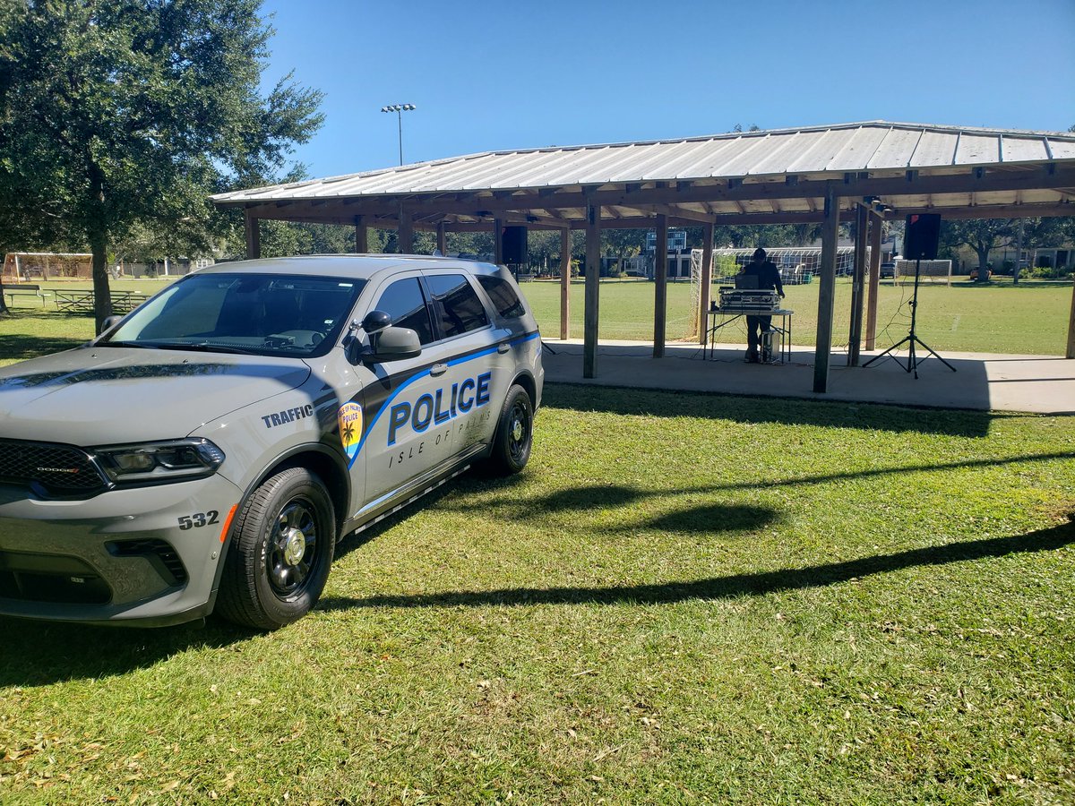 ChiefCornett's tweet photo. @IsleofPalmsPD is getting an early setup for #NationalNightOut on IOP. Come join us at 4:30 for this fantastic event. We will have a helicopter landing, JROTC color guard &amp; JROTC drill team presentations, food, our very own DJ &amp; more... see you soon! 
#IOPPD https://t.co/AUWYR0r3dk