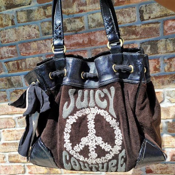 tigersdenvtg's tweet photo. So good I had to share! Check out all the items I'm loving on @Poshmarkapp #poshmark #fashion #style #shopmycloset #americaneagleoutfitters #juicycouture: https://t.co/DtVpZ5uGrX https://t.co/cyJgVDBWYL