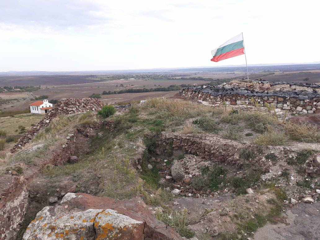 Rusokastro Fortress locality Kameno , Burgas region.
If you want to see beautiful photos, I would be very happy to have more followers in Relica. You can see more than 2500 photos of Bulgaria there, have a look.
relica.world/join/298e9765-…
#relica #bsv