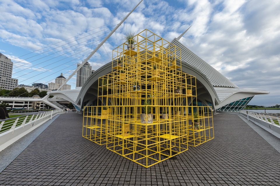 How will you get a little art into your week?

Featured:
Rashid Johnson. "The Crisis". 2019.
Milwaukee Art Museum - Baumgartner Terrace
📸: Brian Pfister/Sculpture Milwaukee

#Milwaukee #Art #Sculpture <a href="/MilwaukeeArt/">Milwaukee Art Museum</a>
